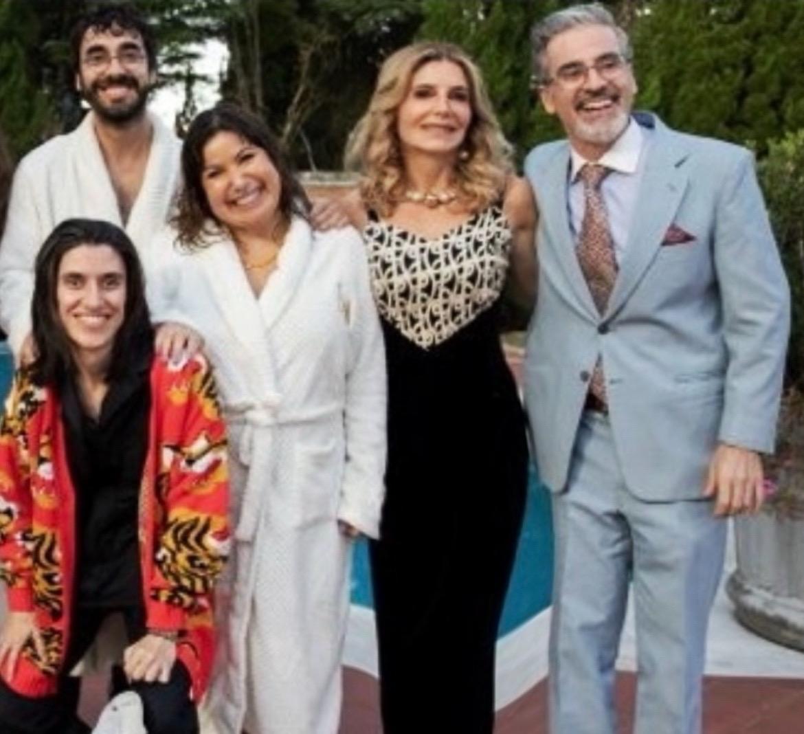 2 Maria Padilha no cinema Filme de humor brasileiro Produção nacional Melhores momentos de Maria Padilha em Doce Família História de Doce Família Comédia familiar brasileira Personagem de destaque de Maria Padilha em Doce Família Atuação de Maria Padilha Críticas sobre Maria Padilha em Doce Família Bastidores de Doce Família Premiações de Doce Família Impacto de Maria Padilha no filme Maria Padilha como protagonista em Doce Família Opiniões sobre a performance de Maria Padilha Curiosidades sobre Maria Padilha em Doce Família Maria Padilha Doce Família Atriz brasileira Cinema nacional Filme brasileiro Elenco de Doce Família Papel de Maria Padilha em Doce Família Crítica de Doce Família Personagem de Maria Padilha no filme Performance de Maria Padilha Trama de Doce Família Comédia brasileira Participação de Maria Padilha em Doce Família Lançamento de Doce Família Direção de Doce Família