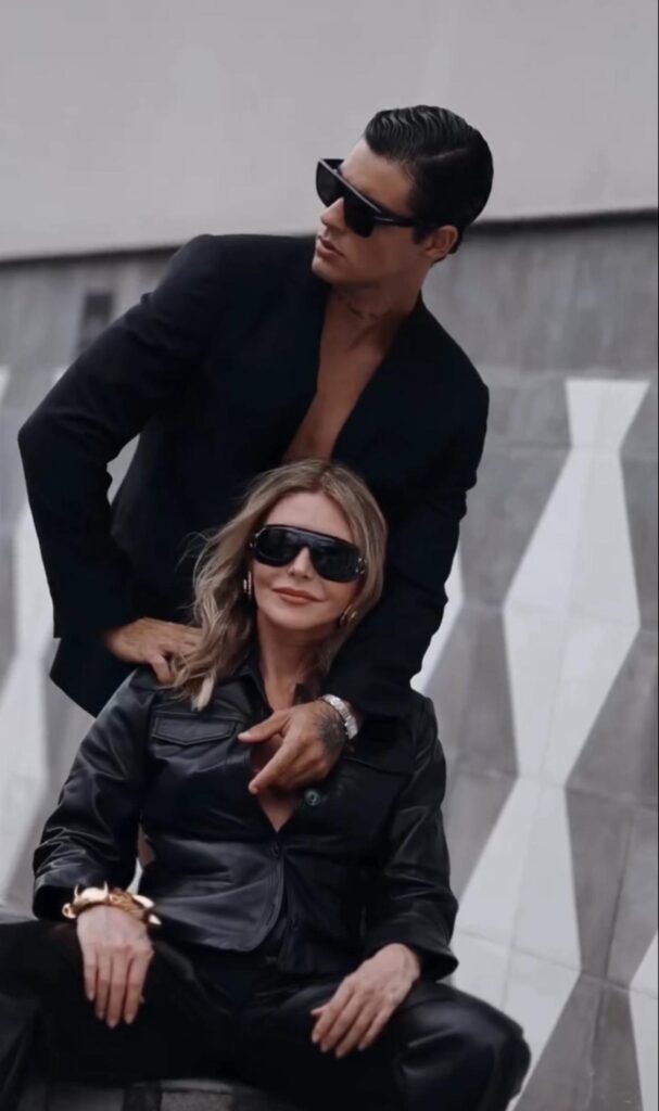 Maria padilha Ensaio para o livro Fernando Torquatto 30 anos.